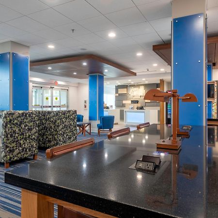 Holiday Inn Express & Suites - Staunton By Ihg Esterno foto