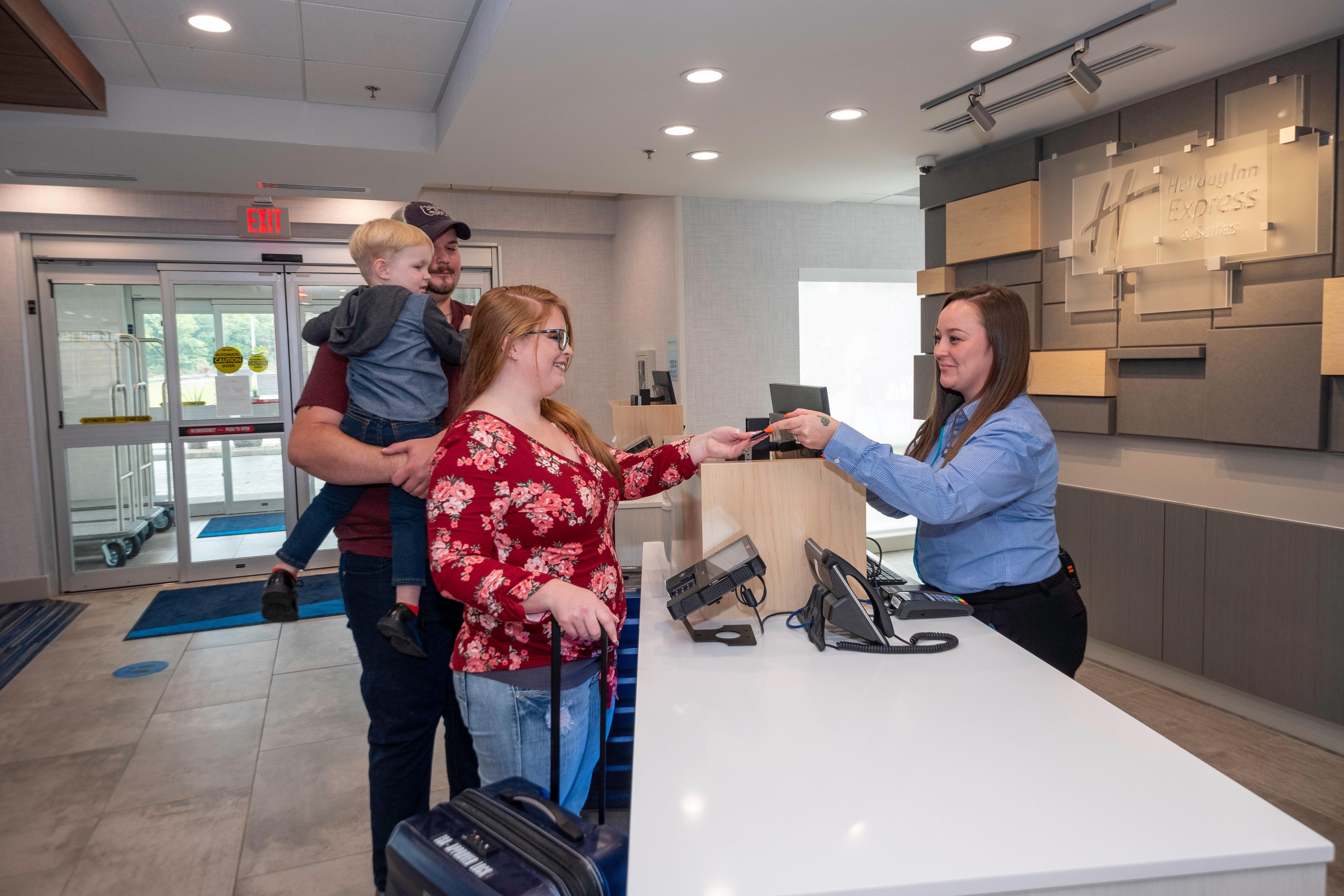 Holiday Inn Express & Suites - Staunton By Ihg Esterno foto